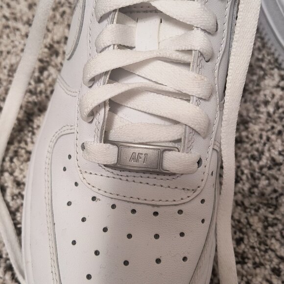 Nike Air Force 1 '07 LE Low Women's Size 7 - Picture 4 of 8
